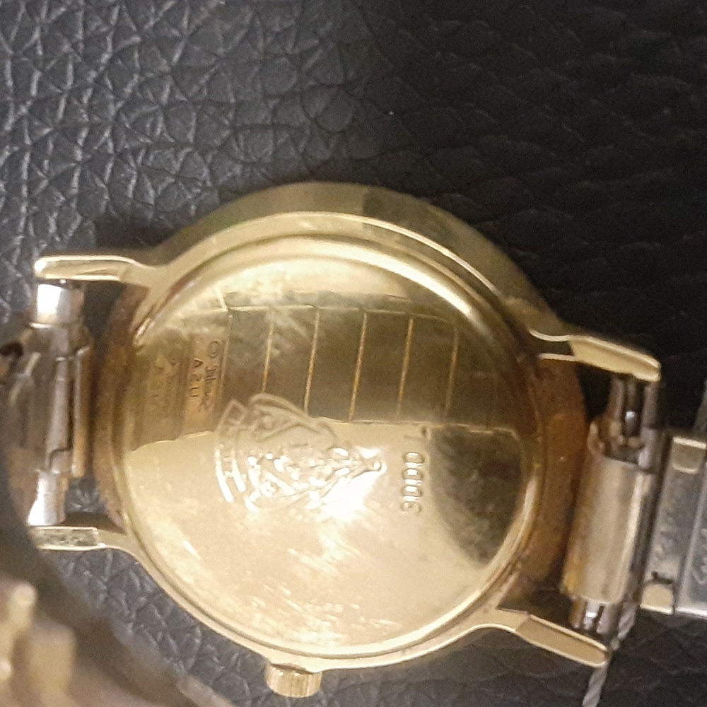 VINTAGE GUCCI FEMALE WATCH NRMINT CONDITION - Picture 3 of 6